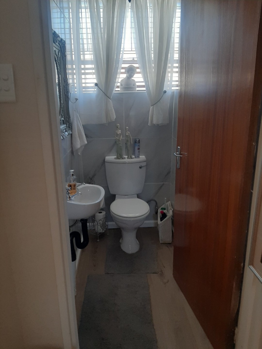 2 Bedroom Property for Sale in Morewag Free State